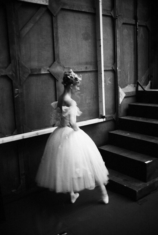 Larissa Ponomarenko, 2004, Selenium toned gelatin silver print, 24 x 20 inches, edition of 10 © John Goodman.