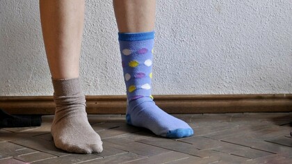La Giornata dei Calzini Spaiati celebra l'importanza di accettare e rispettare tutte le differenze, grandi o piccole