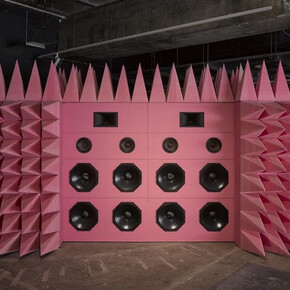 The vinyl factory: reverb, exhibition view. Courtesy of ACMI