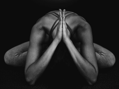 Comprendere e percepire l’aura aiuta a sviluppare maggiore consapevolezza di sé e a migliorare le proprie energie