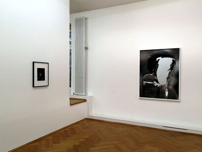 Are you talking to me? Courtesy of Bernhard Knaus Fine Art