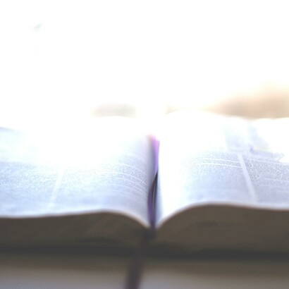 La Biblia: siguiendo en este punto al historiador británico Arnold J. Toynbee, puede decirse que una civilización no puede sobrevivir sin religión