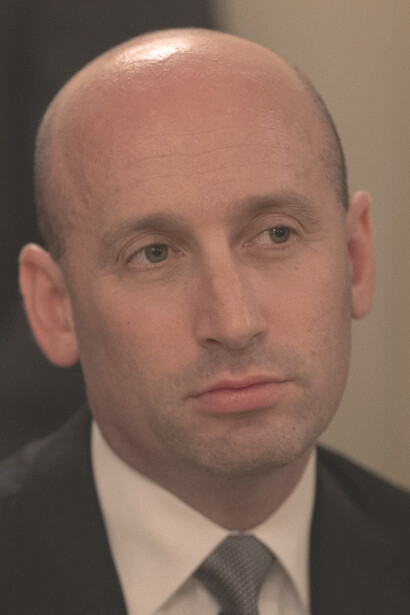 Stephen Miller während einer Rede von Präsident Trump im Weißen Haus am 18. Juli 2025