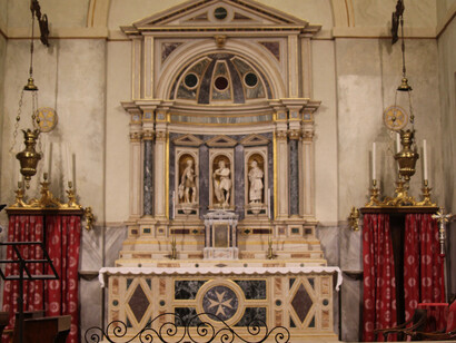 Altare maggiore opera dell'architetto veneziano Jacopo Sansovino