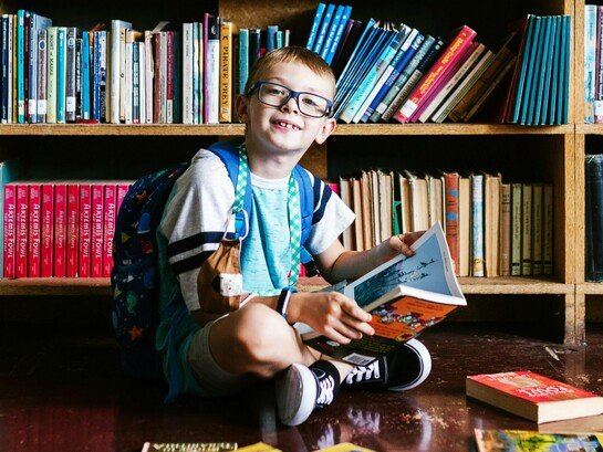  Precisamos de olhar para as bibliotecas modernas, como lugares de leitura, descanso, aprendizado, busca de informação qualificada, lugares de encontro entre pessoas, mas também como espaços onde o humor e a diversão são parte intrínseca para a atração de público, ou para a divulgação dos seus conteúdos
