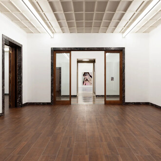 Jenna Gribbon, Rainbows in shadows, exhibition view. Courtesy of Massimo De Carlo Gallery