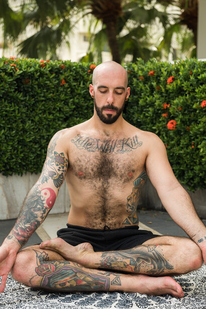 Respiração captada em fotografia de um yogi em meditação profunda