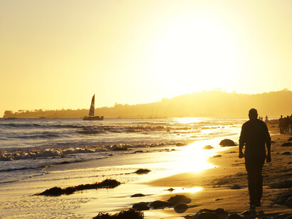 Montecito, California, USA, sits between the Santa Ynez Mountains and the Pacific Ocean, enjoying a warm Mediterranean climate