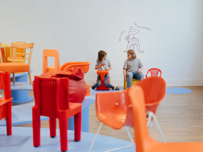 Mini furniture: chairs for children, exhibition view. Courtesy of Museum für Kunst und Gewerbe Hamburg