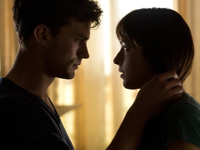 Jamie Doman y Dakota Johnson en "50 sombras de Grey"