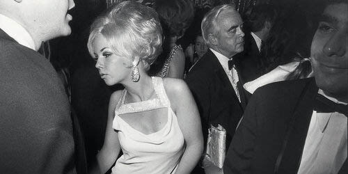 Garry Winogrand, Women are Beautifu. Courtesy of Museo de Arte Moderno