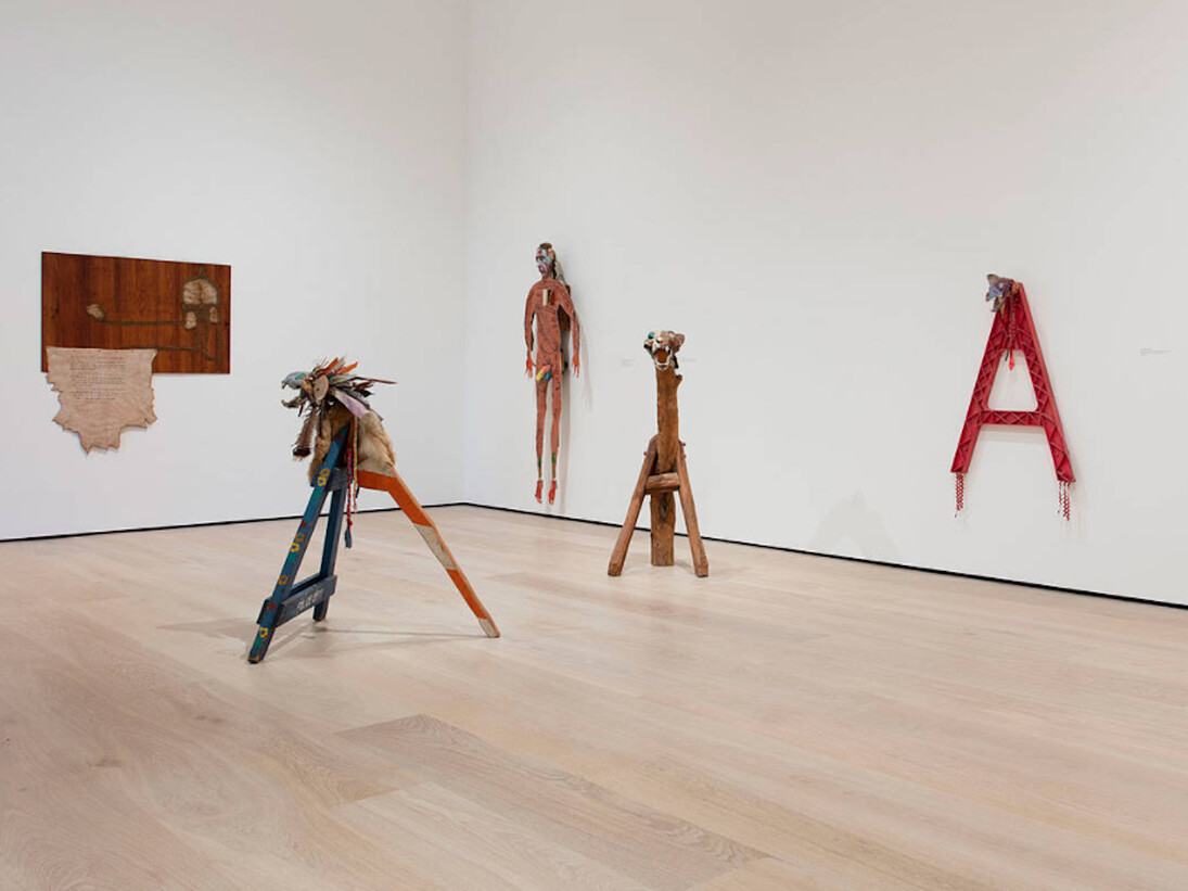Jimmie Durham, Exhibition view. Courtesy of Hammer Museum 