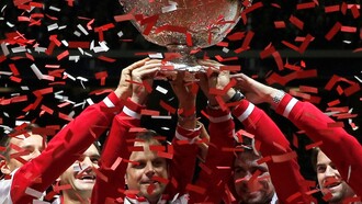 El equipo suizo levanta el trofeo de campeón de la Copa Davis en 2014