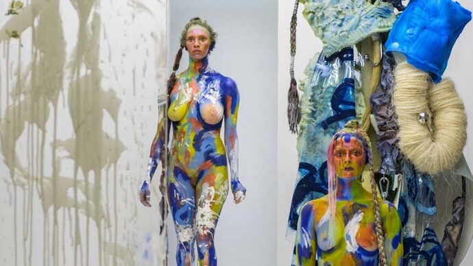 Donna Huanca, BLISS (REALITY CHECK), 2017
© Courtesy Peres Projects, Berlin
Performance View at Art Basel Unlimited 2017
 