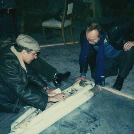 1982. Enzo Cannaviello e Sigmar  Polke scelgono i lavori per la mostra nel suo studio di Colonia