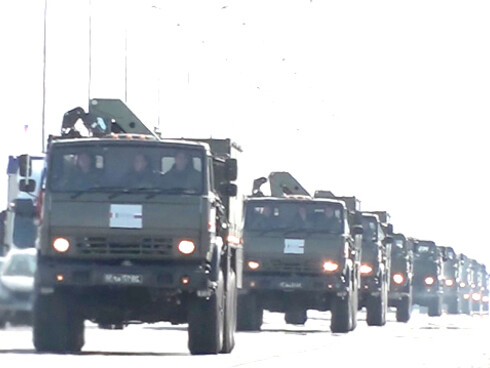 El coronavirus deja imágenes para la historia: en 1945 el Ejército Rojo no pasó de Viena, pero hace un par de meses, un convoy médico-militar ruso cruzó por vez primera la frontera italiana con ayuda sanitaria 