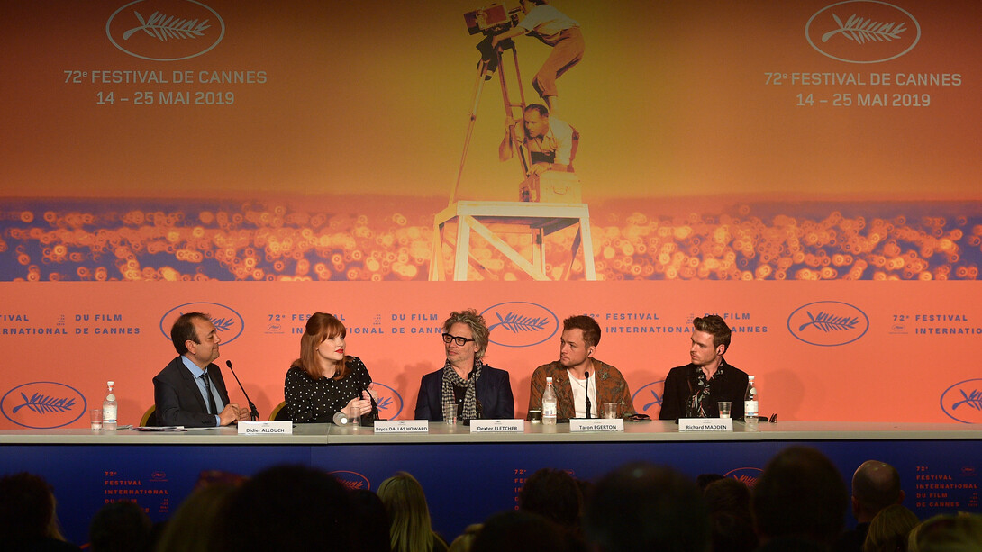 La actriz Bryce Dallas Howard, Dexter Fletcher, Taron Egerton y Richard Madden durante la rueda
de prensa de «Rocketman» en la 72 edición del Festival Internacional de Cannes. Foto: Serge Arnal. Paramount Pictures