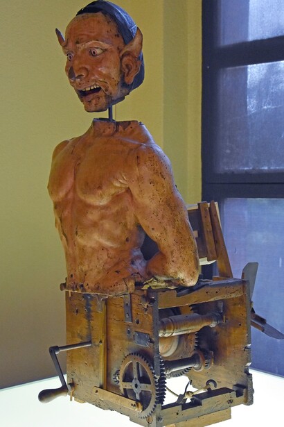 Automa con le fattezze di diavolo proveniente dalla wunderkammer di Manfredo Settala e ora esposto nel Museo dei mobili e delle sculture lignee, nel Castello Sforzesco di Milano