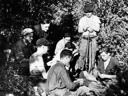 Miembros de la Resistencia francesa, conjunto de movimientos y canales clandestinos que continuaron la lucha contra el Eje en el territorio francés tras el armisticio del 22 de junio de 1940, hasta la liberación en 1944