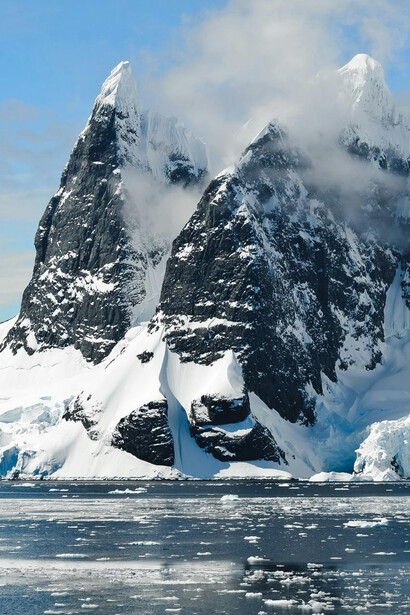 Derretimento de gelo em montanhas da Antártica