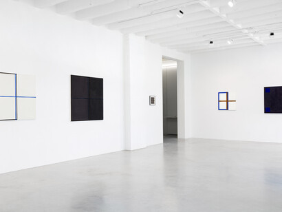 Installation view „Harvey Quaytman, Fool's Gold – Pirate. Paintings from the Eighties“, Galerie Nordenhake Berlin June 8-July 27, 2019; Courtesy Galerie Nordenhake Berlin / Stockholm / Mexico City; Photo: Gerhard Kassner

