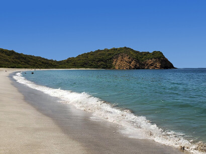 Playa de Los Frailes, Ecuador. Puerto López destaca como punto de encuentro entre el turismo local, las áreas protegidas y el acceso a playas de gran valor natural