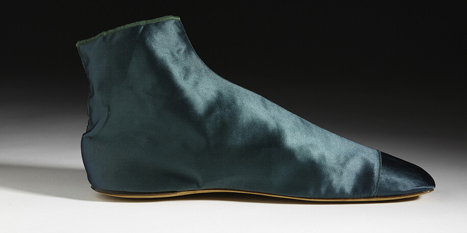 Green satin Adelaides, European, c.1840s