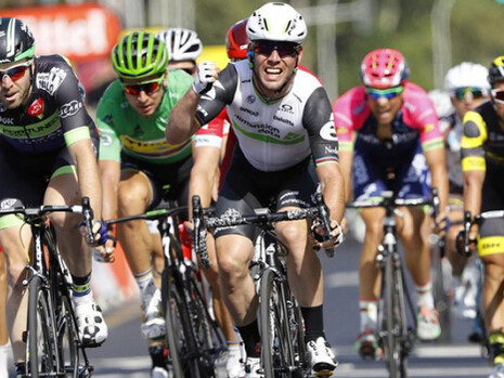 Mark Cavendish e gli altri ciclisti del Tour de France