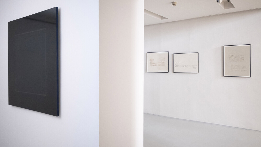 Riccardo De Marchi, Paolo Serra e Marco Tirelli, Luce trattenuta, vista della mostra. Cortesia di Marcorossi Artecontemporanea