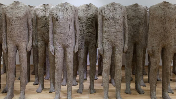 Magdalena Abakanowicz, Crowd