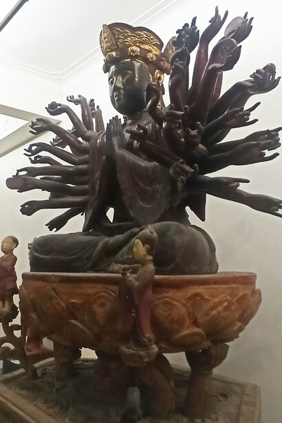 Photo taken by Daniel Gauss at the Vietnam National Museum of Fine Arts, Hanoi, Bodhisattva Avalokisteshvara (Kuan Yin), Hoi Ha pagoda, Vinh Phuc province, 16th century