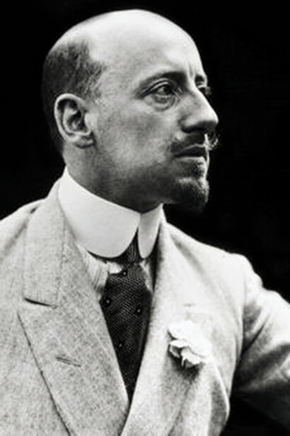 Il poeta Gabriele d'Annunzio nel 1908