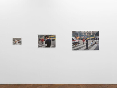 Joaquín Aras, Tics modernos, vista de exhibición. Cortesía de Piedras Galería 