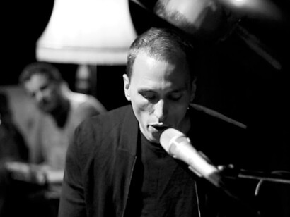 Martin Kohlstedt singing