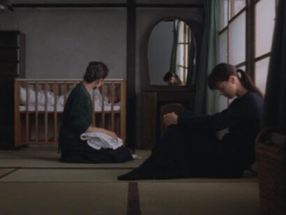Una scena tratta dal film 'Maborosi - I bagliori dell'anima' (幻の光?, Maboroshi no hikari, lett. "Luce fantasmatica"), 1995, diretto da Hirokazu Kore'eda