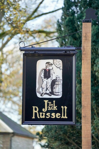 The Jack Russell, signboard