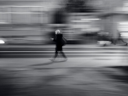 Agitation. L'impatience et l'isolement vont de pair, ils sont toujours soutenus par ce qui doit être fait et ce qui ne peut pas être fait