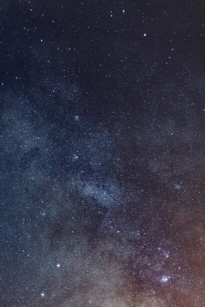 Ogni sera avevo appuntamento con l’universo, visibile dai vetri fragili della finestra