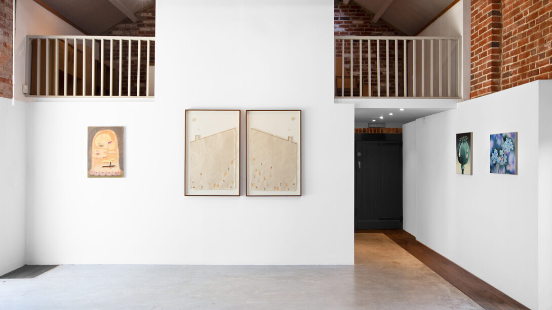 Various artists, Flora’s cloak, exhibition view. Courtesy of Huxley-Parlour Gallery