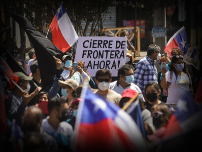 Manifestantes chilenos en una protesta en contra de la inmigración, principalmente venezolana