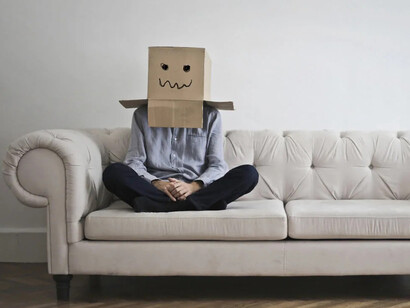 Le persone timide soffrono le incursioni nel proprio io