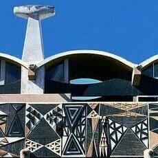 Pancho Guedes: Smiling Lion Apartment Building (Maputo)