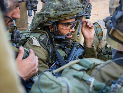 La Brigada de Paracaidistas de las Fuerzas de Defensa de Israel opera dentro de la Franja de Gaza para localizar y destruir la red de túneles terroristas de Hamás, con el objetivo de neutralizar las amenazas contra los civiles israelíes