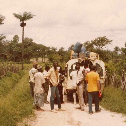 Un villaggio lungo la strada, Guinea-Bissau, Africa
