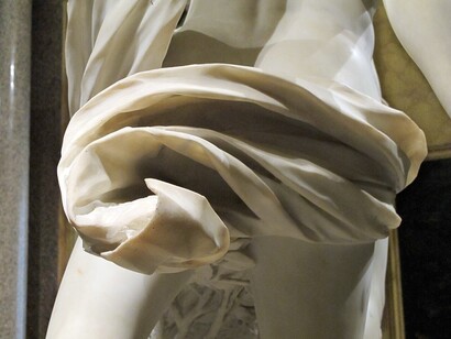 Gianlorenzo Bernini, Apollo e Dafne, 1622-1625. Particolare della veste di Apollo. Galleria Borghese, Roma, Italia