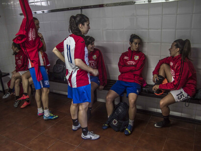 Reunión de la plantilla en el vestuario