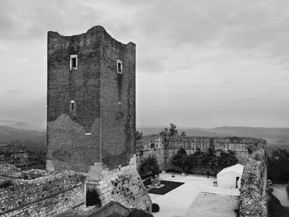 Bellaguardia—Juliet’s castle—rises above the valley in quiet defiance, holding not a love story’s end, but its origin: imagined in solitude, written in stone