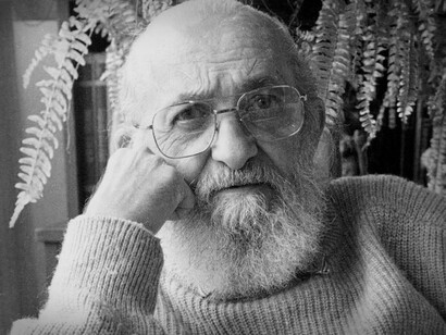 A educação para Paulo Freire, não deve estar alienada das condições materiais em que estão os estudantes