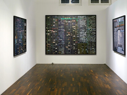 Michael Wolf, Exhibition view. Courtesy of Christophe Guye Galerie 