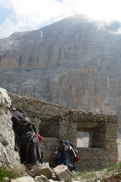 Il Castelletto e la Tofana di Rozes dalle postazioni sul Col de' Bois